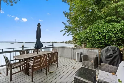 66 Indian Trl #66, New York, NY 10465