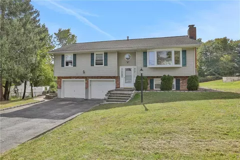 45 Alpert Dr, Wappinger, NY 12590