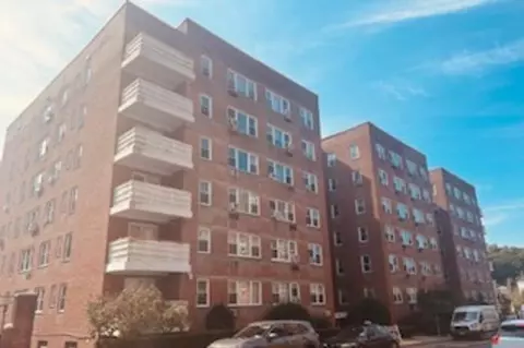 30 E Hartsdale Ave #2L, Greenburgh, NY 10530