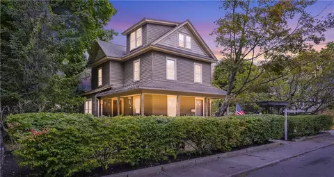 35 Center St, Southeast, NY 10509