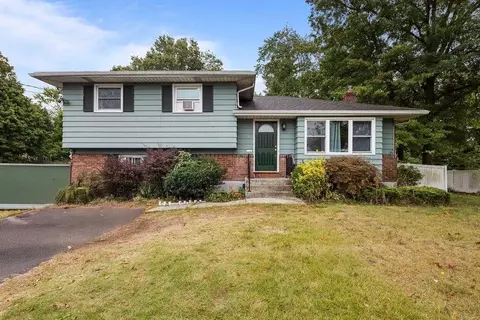 116 N Middletown Rd, Clarkstown, NY 10954