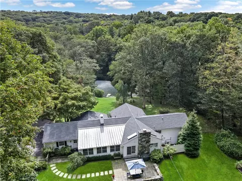 60 Baylis Ln, Bedford, NY 10506