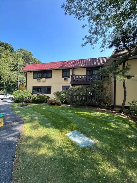 4 Granada Cres #15, Greenburgh, NY 10603