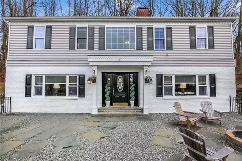 62 Kathleen Ln, New Castle, NY 10549