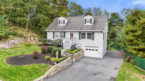 36 Woodrum Dr, Stony Point, NY 10980