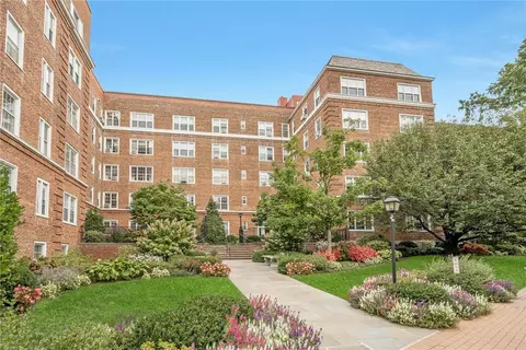 8 Midland Gdns #1H, Bronxville, NY 10708