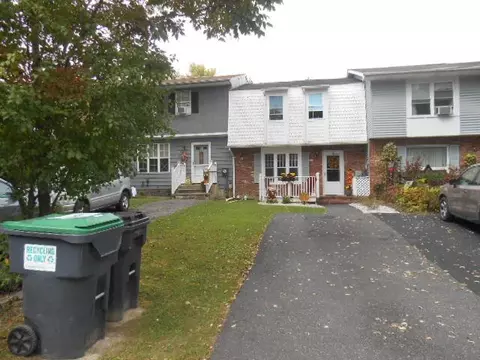 11 Black Stallion Ct, Wallkill, NY 10940