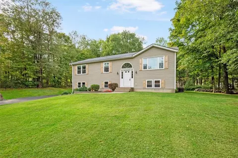 545 Tally Ho Rd, Mount Hope, NY 10940
