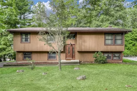 17 Landau Ln, Ramapo, NY 10977