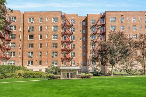 1300 Midland Ave #A35, Yonkers, NY 10704