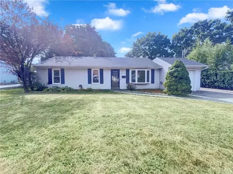 8 Naples Ave, Central Islip, NY 11722