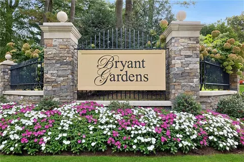 3 Bryant Cres #2D, White Plains, NY 10605