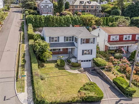 2 Jody Ln, Yonkers, NY 10701