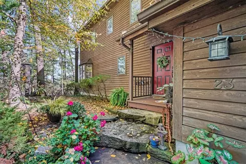 23 St Thomas Pl, Highlands, NY 10928