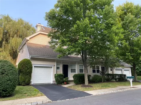 2 Briarbrook Dr, Ossining, NY 10562