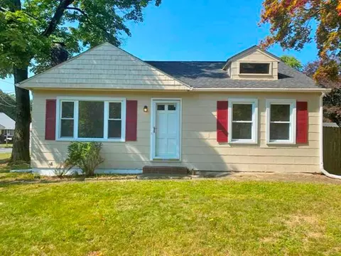 1 Cobey Ter, Poughkeepsie, NY 12601
