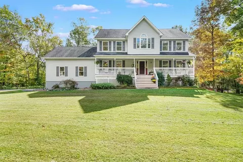 2 Leah Pl, Washingtonville, NY 10992