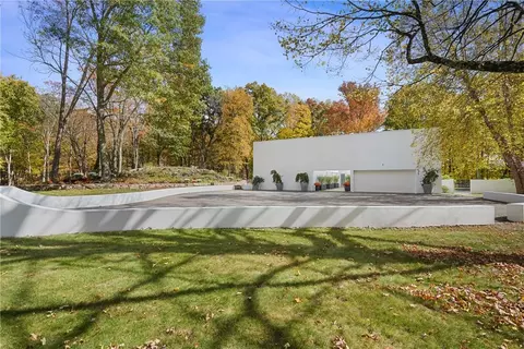 187 Hook Rd, Bedford, NY 10506