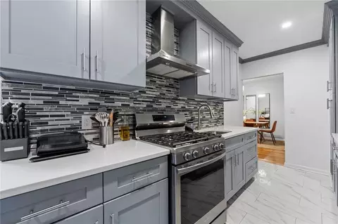 491 Riverdale Ave #4E, Yonkers, NY 10705