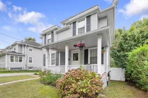 82 Gregory Ave, Mount Kisco, NY 10549