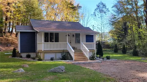 26 Gumaer Falls Rd, Mamakating, NY 12790