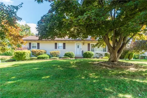 29 Continental Dr, New Windsor, NY 12553
