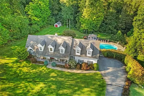 7 Goosetown Ct, Hamptonburgh, NY 10916