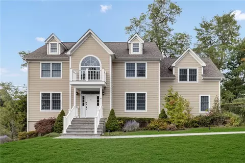 135 Old Lyme Rd, Harrison, NY 10577