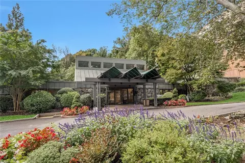 1 Fountain Ln #1C, Scarsdale, NY 10583