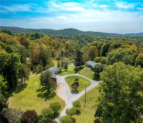 37 San Souci Dr, Pawling, NY 12564