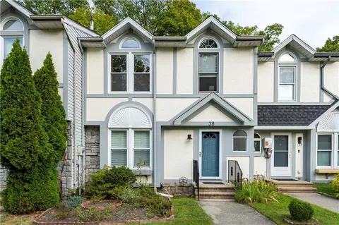 38 Angela Ct, Beacon, NY 12508