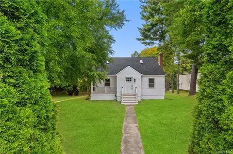 1040 Oregon Rd, Cortlandt, NY 10567