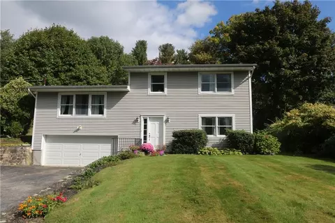 260 Austin Rd, Mahopac, NY 10541
