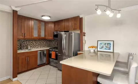 3960 54 St #9F, New York, NY 11377