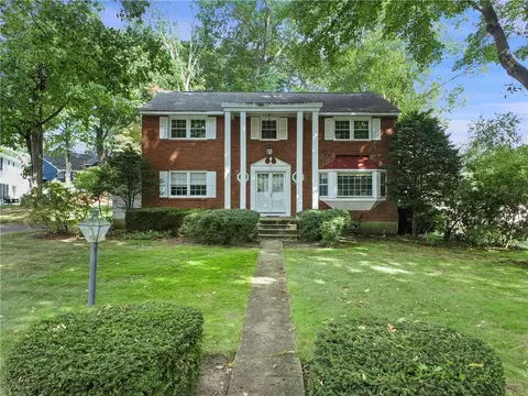 16 Country Ridge Cir, Rye Brook, NY 10573