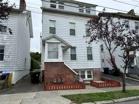 31 Gifford Ave, Poughkeepsie, NY 12601