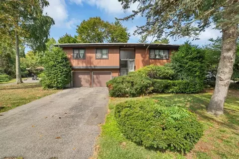 7 Brookdell Dr, Greenburgh, NY 10530