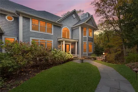 1515 Journeys End Rd, Yorktown, NY 10520