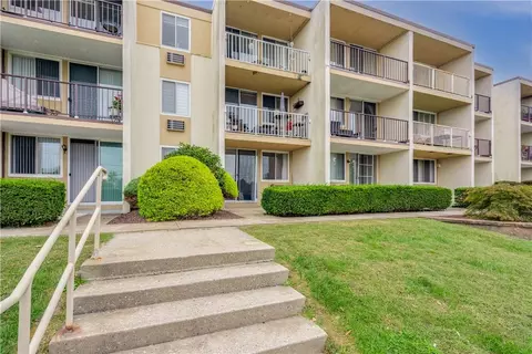 141 E Lake Blvd #E1, Mahopac, NY 10541