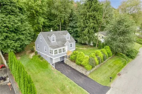 7 Highland Dr, Cortlandt, NY 10567