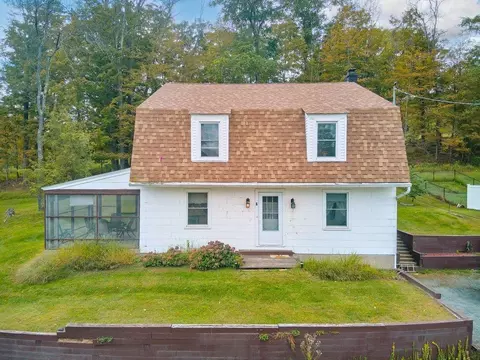 6 Carnation Ave, Ellenville, NY 12428