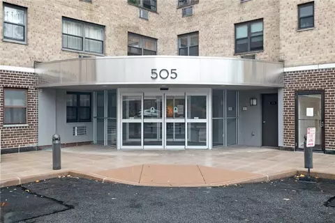 505 Central Ave #407, White Plains, NY 10606