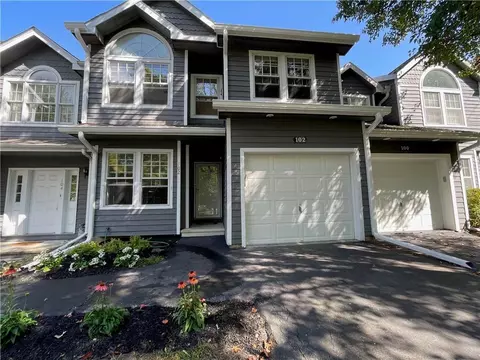 102 Pinebrook Dr, Hyde Park, NY 12538