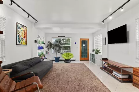 1934 Hobart Ave, New York, NY 10461