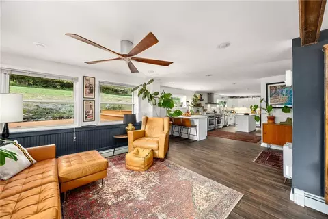 843 Van Wagner Rd, Poughkeepsie, NY 12601