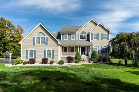 11 Logans Way, East Fishkill, NY 12533