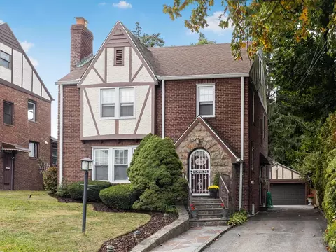 65 Minerva Dr, Yonkers, NY 10710