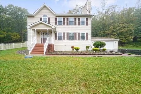 461 Old Mountain Rd, Mount Hope, NY 10963