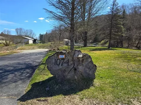 1074 W Dover Rd, Dover, NY 12564