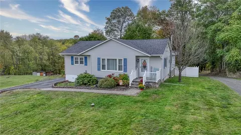44 Lakeside Dr, New Windsor, NY 12553